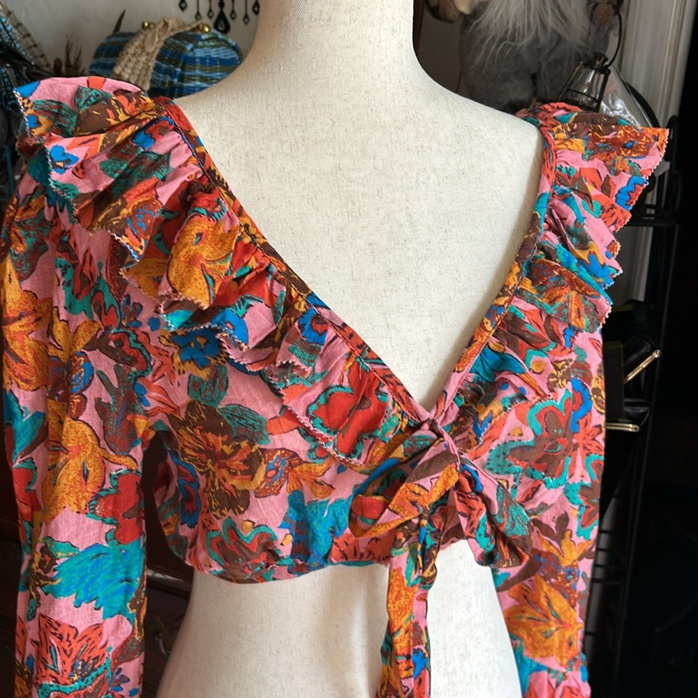 Floral Ruffle Crop Top - Picture 7 of 16